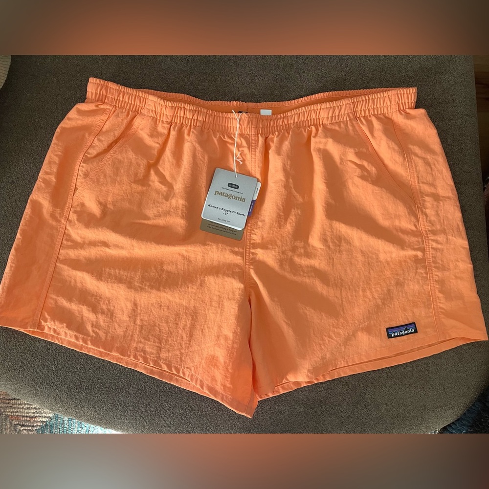 Patagonia Women’s Baggies shorts - 5”, size XL, Orange